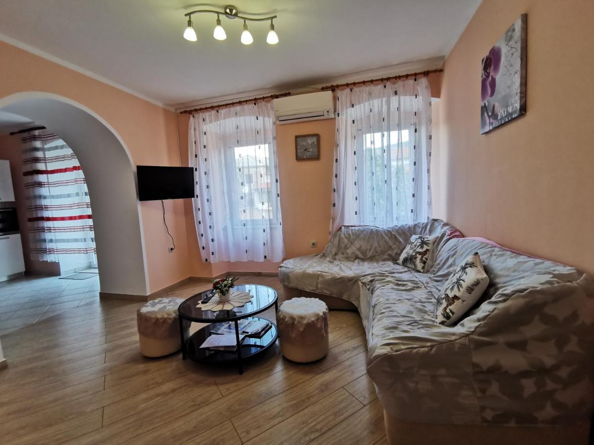 Apartman Pod Nehajem Apartment เซนญ์ ภายนอก รูปภาพ