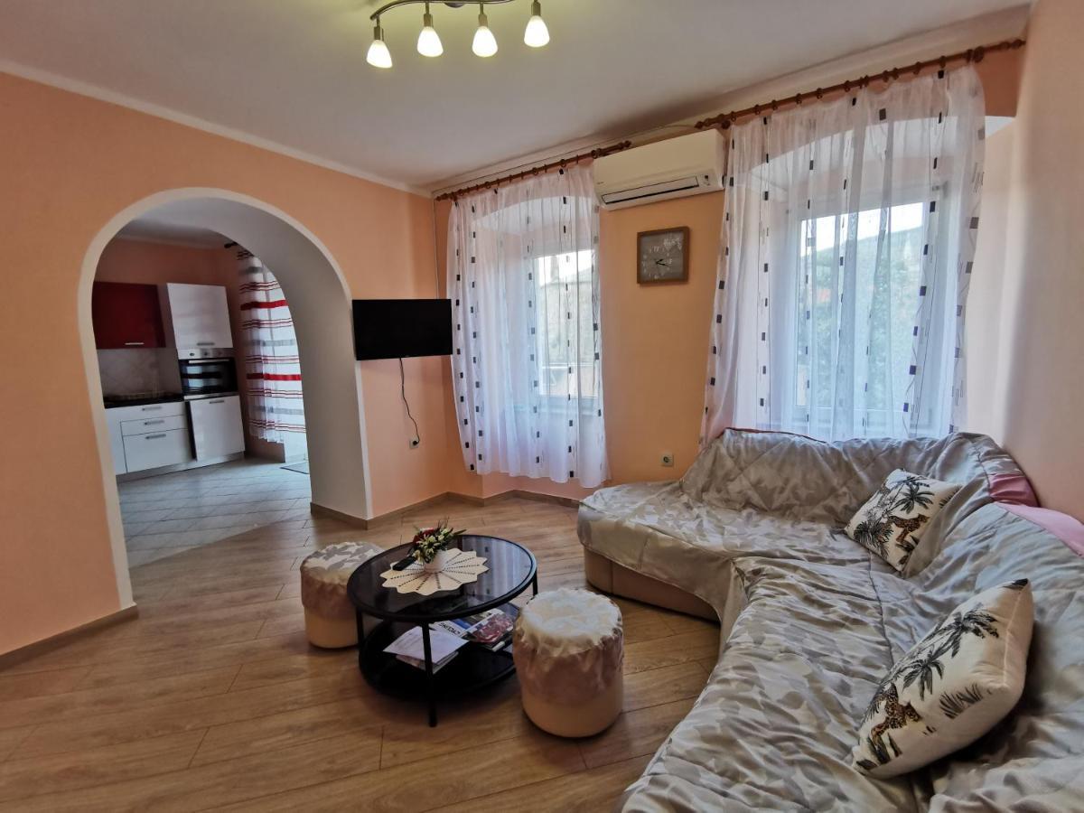 Apartman Pod Nehajem Apartment เซนญ์ ภายนอก รูปภาพ